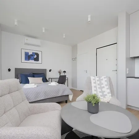Apartment Exclusive And Modern Studio In Warsaw With Air Conditioning And Desk By Noclegi Renters *