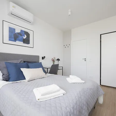 Exclusive And Modern In With Air Conditioning And Desk By Renters Prestige *