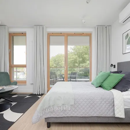 Exclusive And Modern Studio In Warsaw With Air Conditioning And Desk By Noclegi Renters Warsaw